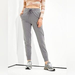 American Eagle Everywhere Jogger Size Small